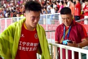 赵健博进行了鼻骨复位手术,需要等半个月后再进行复查
