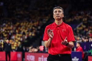 媒体人:中国男篮缺少稳定的强攻点 要控制失误和篮板球问题