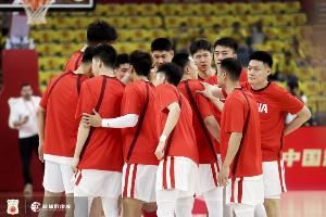 :中国男篮明日启程前往吉达 预计带14人前往