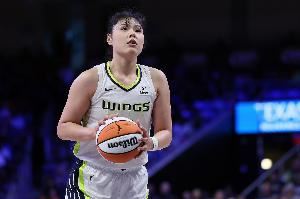 下首发!李月汝替补出战5中4得8分7板!佩奇20分 飞翼胜卫冕冠军